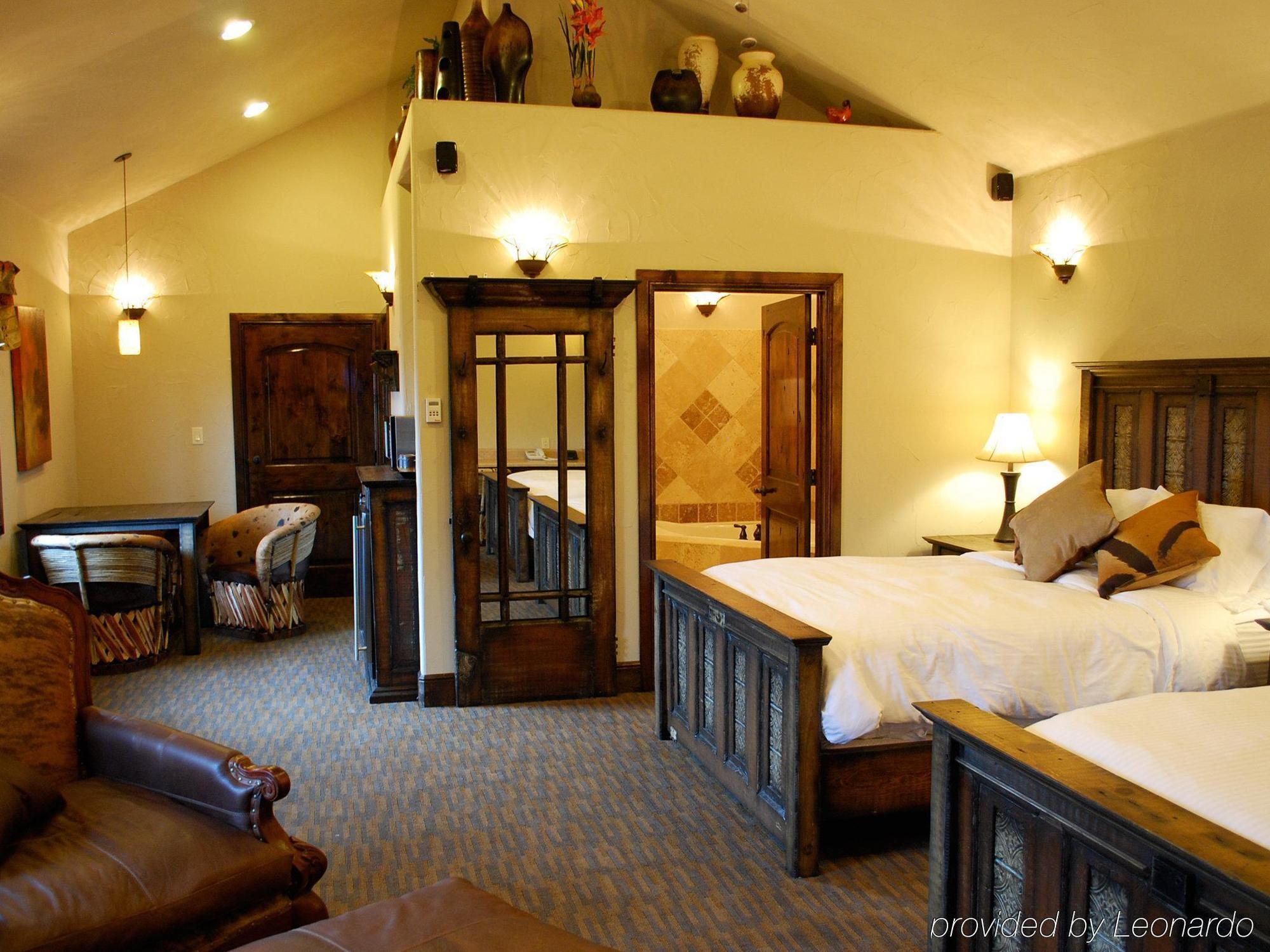 Rustic Creek Ranch Resort At North Jellystone Park 버레슨 외부 사진