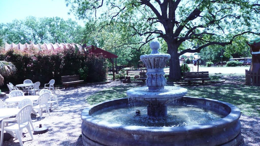 Rustic Creek Ranch Resort At North Jellystone Park 버레슨 외부 사진