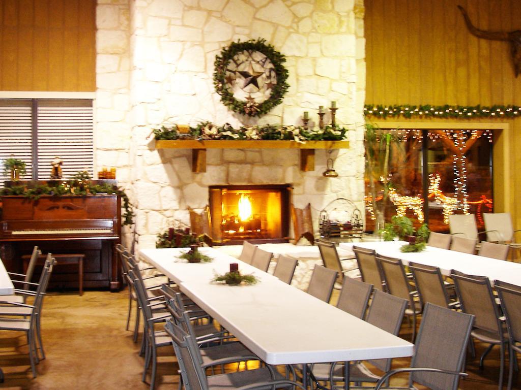 Rustic Creek Ranch Resort At North Jellystone Park 버레슨 외부 사진