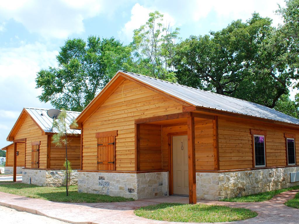 Rustic Creek Ranch Resort At North Jellystone Park 버레슨 외부 사진