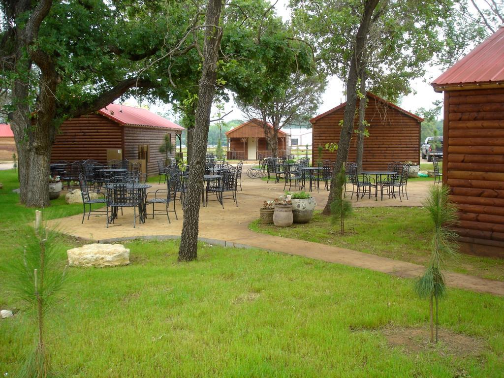 Rustic Creek Ranch Resort At North Jellystone Park 버레슨 외부 사진