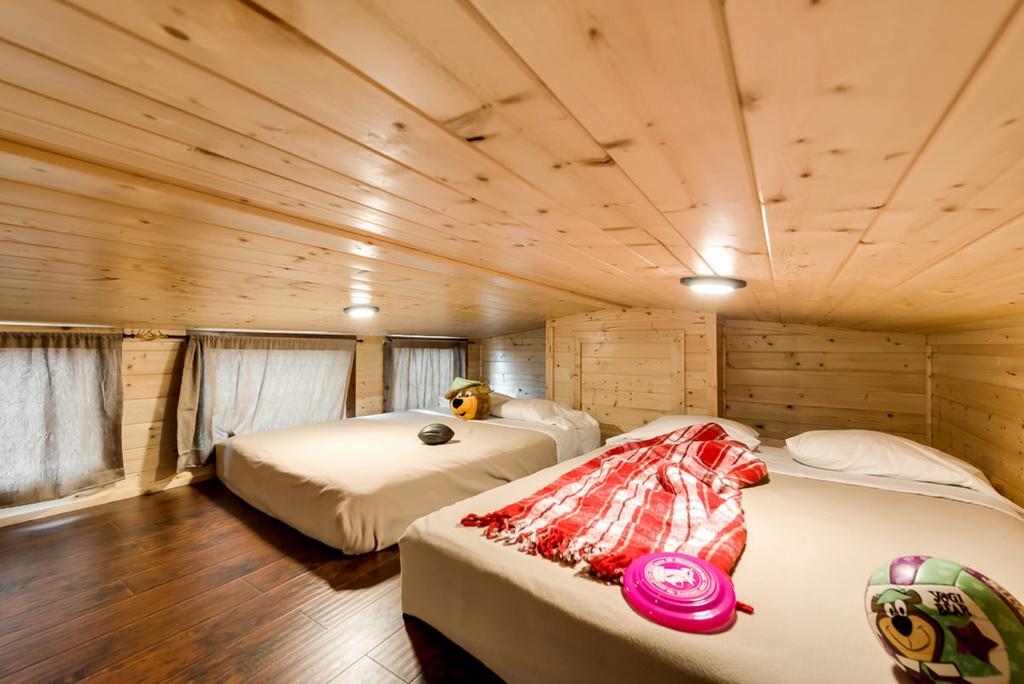 Rustic Creek Ranch Resort At North Jellystone Park 버레슨 외부 사진