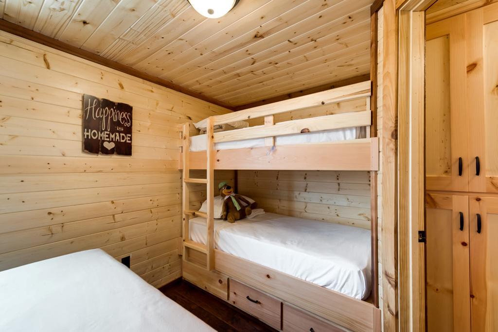 Rustic Creek Ranch Resort At North Jellystone Park 버레슨 외부 사진