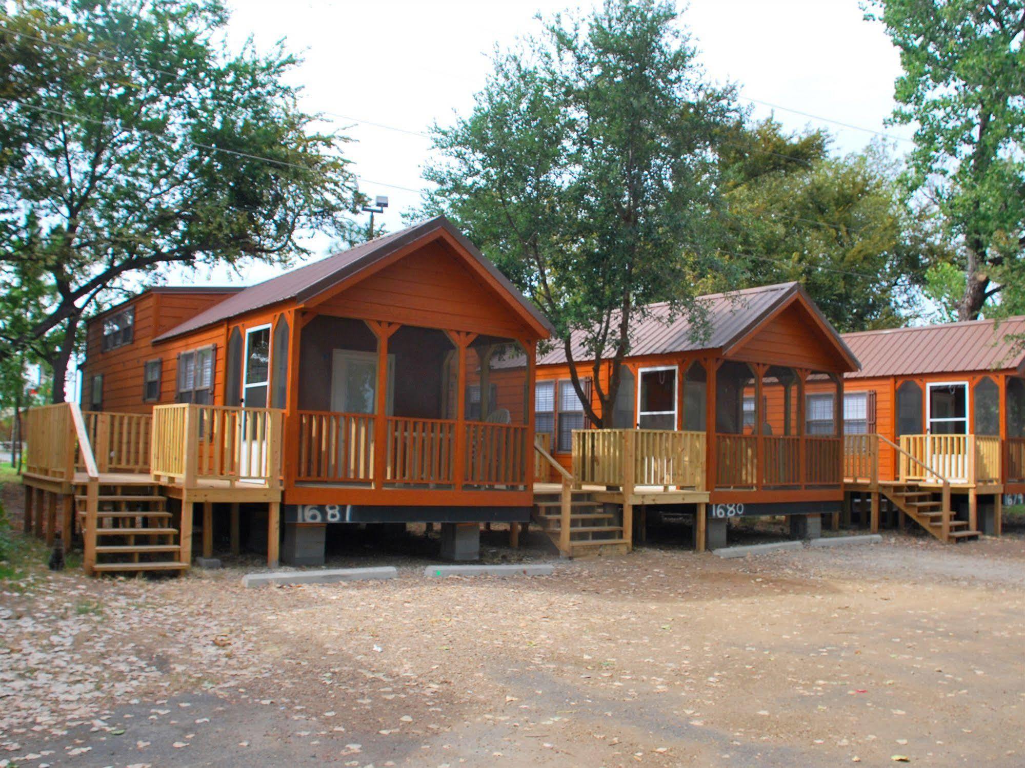 Rustic Creek Ranch Resort At North Jellystone Park 버레슨 외부 사진