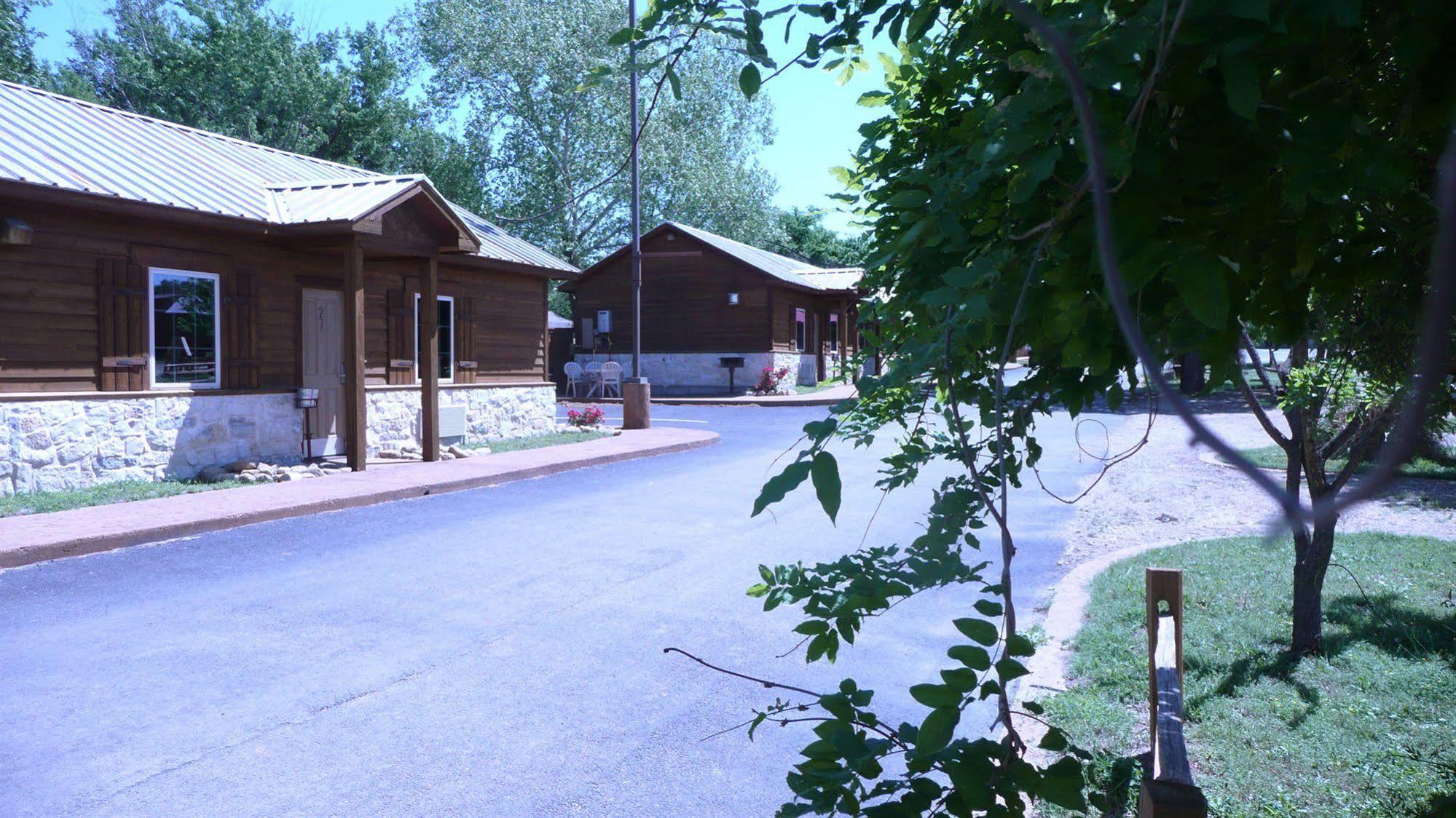 Rustic Creek Ranch Resort At North Jellystone Park 버레슨 외부 사진