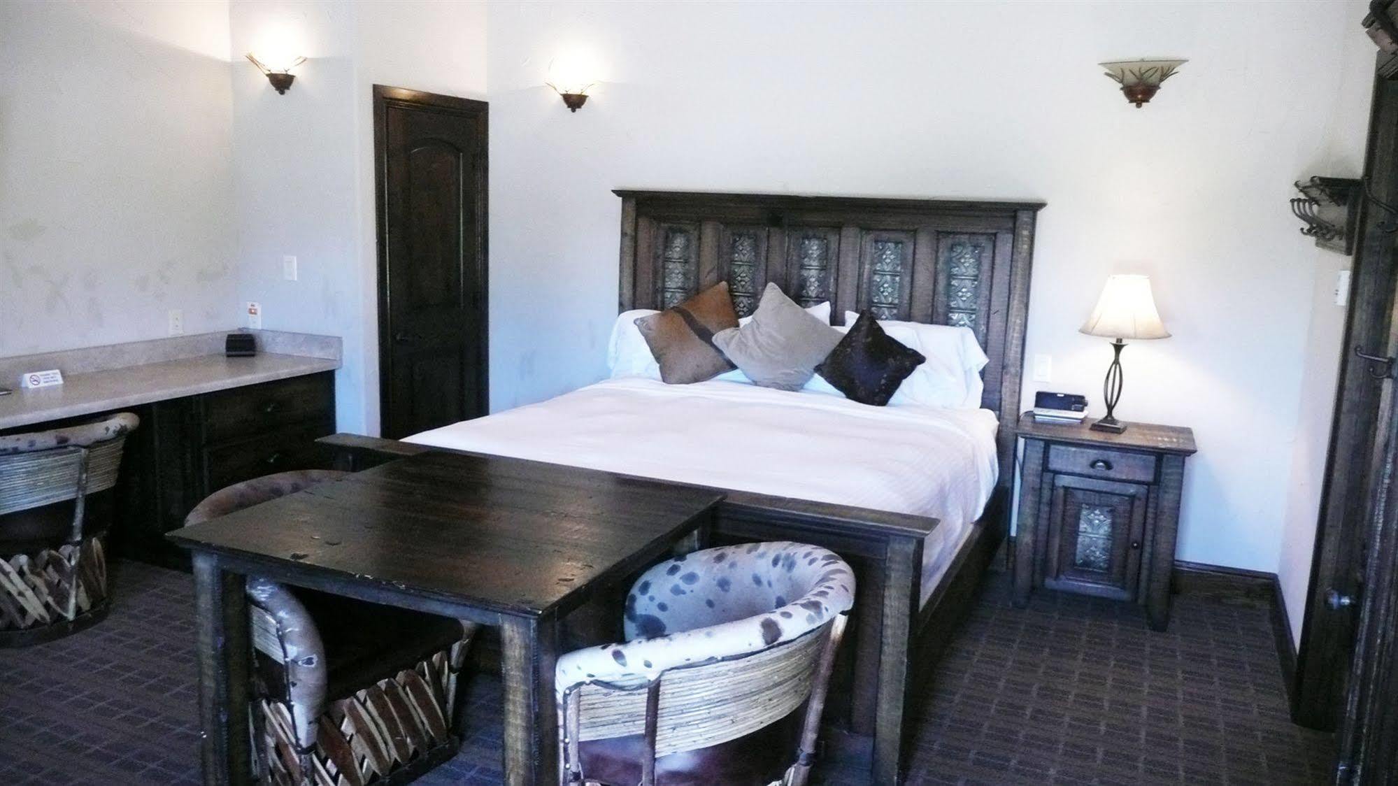 Rustic Creek Ranch Resort At North Jellystone Park 버레슨 외부 사진