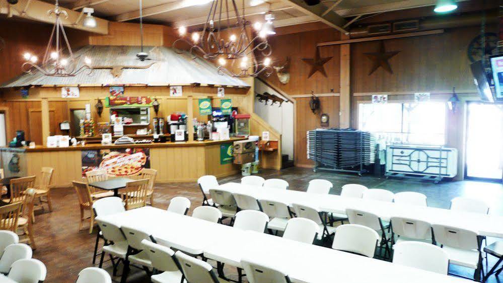 Rustic Creek Ranch Resort At North Jellystone Park 버레슨 외부 사진