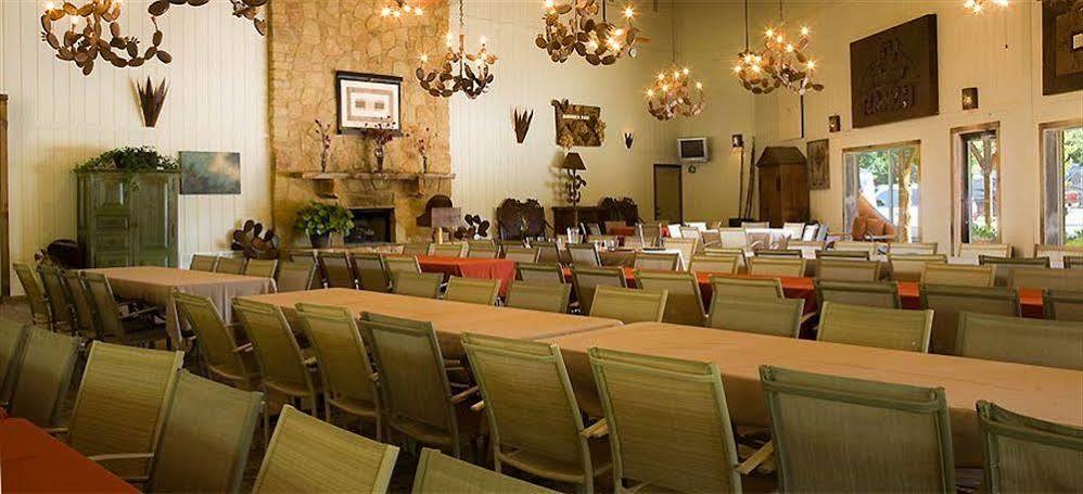 Rustic Creek Ranch Resort At North Jellystone Park 버레슨 외부 사진